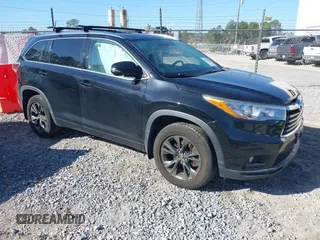 2016 Toyota Highlander XLE z VIN 5TDJKRFH5GS500856, wystawiony jako IAAI lot #41109018 z przebiegiem 115 886 mil mil oraz . Historia ofert i sprzedaży dostępna na DreamBid. Obrazek 1.