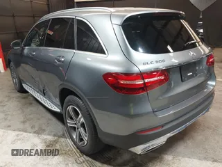 2019 Mercedes-Benz GLC 300 z VIN WDC0G4KB5KV118403, wystawiony jako IAAI lot #42163209 z przebiegiem 51 757 mil mil oraz . Historia ofert i sprzedaży dostępna na DreamBid. Obrazek 3.