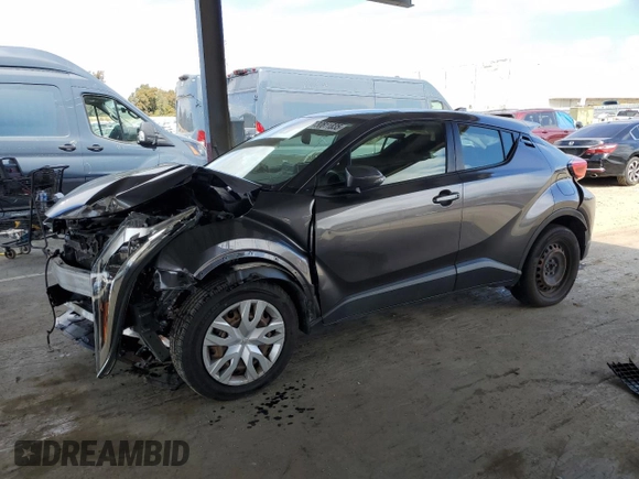 2019 Toyota C-HR XLE z VIN JTNKHMBX9K1026091, wystawiony jako Copart lot #50811835 z przebiegiem 86 424 mil mil oraz Szkoda całkowita • Salvage title. Historia ofert i sprzedaży dostępna na DreamBid. Obrazek 1.