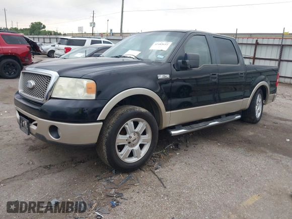 2007 Ford F-150 XLT z VIN 1FTPW12V57KC76801, wystawiony jako IAAI lot #42485652 z przebiegiem Nie podano mil oraz . Historia ofert i sprzedaży dostępna na DreamBid. Obrazek 16.