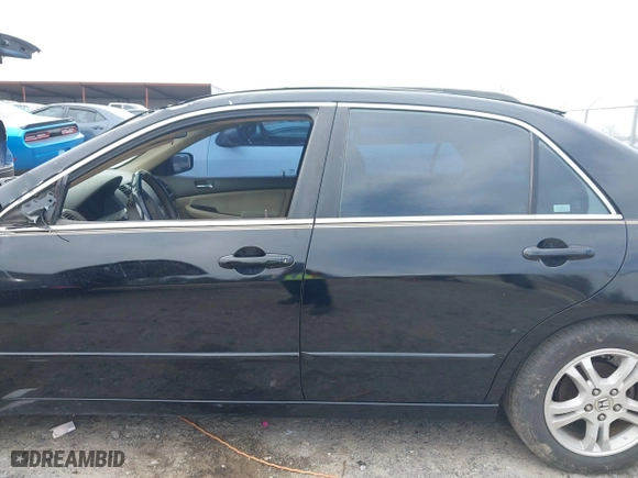 2006 Honda Accord Sdn LX SE with VIN 1HGCM56386A073833, listed as a IAAI auction lot 41790693 with 276,812 mi miles. Bid and sale history available at carsss.com. Image 14.