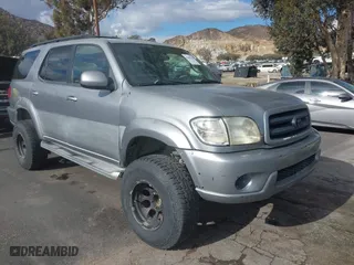 2001 Toyota Sequoia SR5 with VIN 5TDZT34A91S032950, listed as a IAAI auction lot 41406720 with 261,140 mi miles. Bid and sale history available at carsss.com. Image 1.