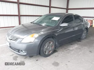 2007 Nissan Altima 2.5 with VIN 1N4AL21E07N433256, listed as a IAAI auction lot 42112617 with 199,109 mi miles. Bid and sale history available at carsss.com. Image 2.