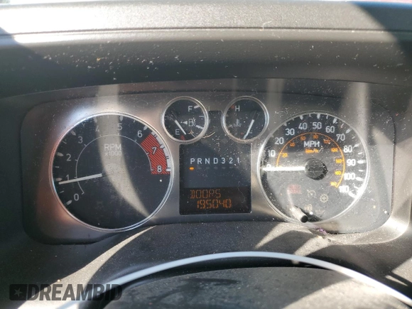 2008 Hummer H3 SUV Luxury with VIN 5GTEN13E288113149, listed as a Copart auction lot 81166824 with 195,040 mi miles and Salvage Title. Bid and sale history available at carsss.com. Image 9.