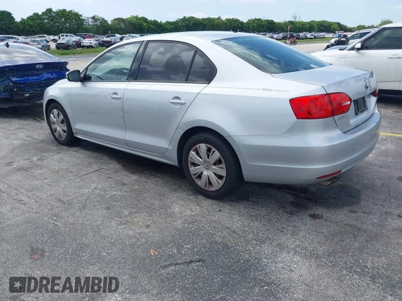 2012 Volkswagen Jetta SE z VIN 3VWDP7AJ1CM123480, wystawiony jako IAAI lot #42765785 z przebiegiem 175 548 mil mil oraz . Historia ofert i sprzedaży dostępna na DreamBid. Obrazek 3.