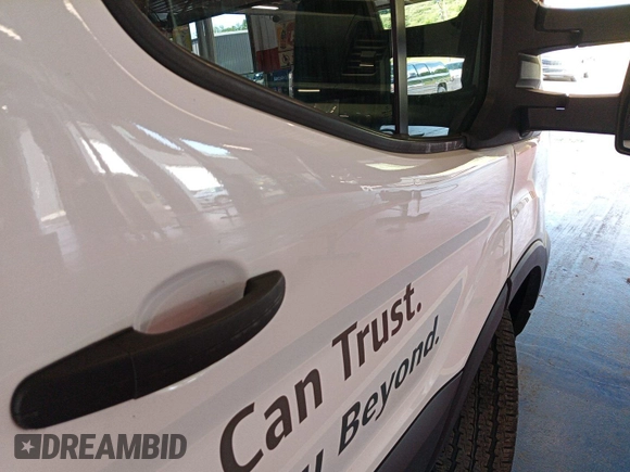 2020 Ford Transit z VIN 1FTBR1YG6LKA35821, wystawiony jako IAAI lot #42727394 z przebiegiem 86 896 mil mil oraz . Historia ofert i sprzedaży dostępna na DreamBid. Obrazek 6.