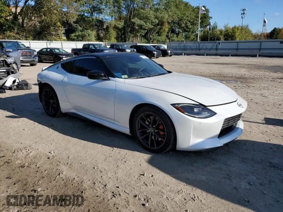 2023 Nissan Z Performance с VIN JN1BZ4BHXPM311269, выставлен на аукционе Copart как лот 75271644 с пробегом 10 711 миль миль и Списание • Salvage title. История ставок и продаж доступна на DreamBid. Изображение 4.