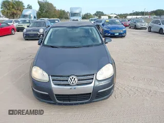 2005 Volkswagen Jetta 2.5 with VIN 3VWPG71K15M633921, listed as a IAAI auction lot 41186775 with 137,915 mi miles and . Bid and sale history available at DreamBid. Image 6.