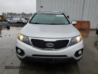 2013 Kia Sorento EX with VIN 5XYKUDA25DG353516, listed as a Copart auction lot 50246635 with 179,441 mi miles and Clean Title. Bid and sale history available at carsss.com. Image 5.