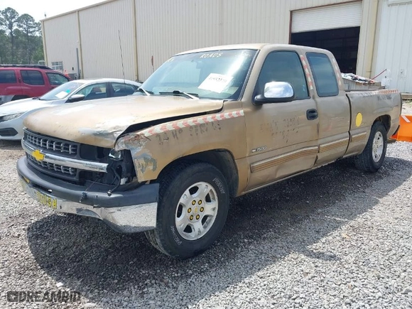 1999 Chevrolet Silverado 1500 LS with VIN 2GCEC19T8X1142580, listed as a IAAI auction lot 41932320 with 238,377 mi miles. Bid and sale history available at carsss.com. Image 2.