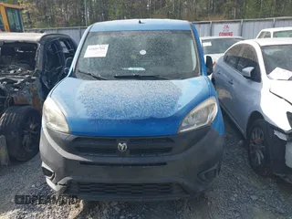 2017 Ram ProMaster City Cargo Tradesman z VIN ZFBERFAB0H6E01531, wystawiony jako IAAI lot #41889780 z przebiegiem 59 734 mil mil oraz . Historia ofert i sprzedaży dostępna na DreamBid. Obrazek 12.