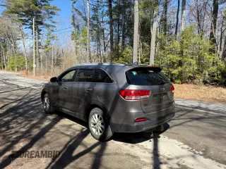 2016 Kia Sorento LX with VIN 5XYPGDA50GG134006, listed as a Copart auction lot 53333085 with 140,200 mi miles and Clean Title. Bid and sale history available at carsss.com. Image 3.