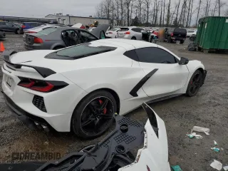 2021 Chevrolet Corvette 1LT with VIN 1G1YA2D48M5104990, listed as a Copart auction lot 84290384 with 39,345 mi miles and Salvage Title. Bid and sale history available at carsss.com. Image 3.