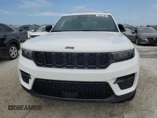 2024 Jeep Grand Cherokee Altitude with VIN 1C4RJGAG5R8546493, listed as a Copart auction lot 75140814 with 11,611 mi miles and Non repairable. Bid and sale history available at DreamBid. Image 5.