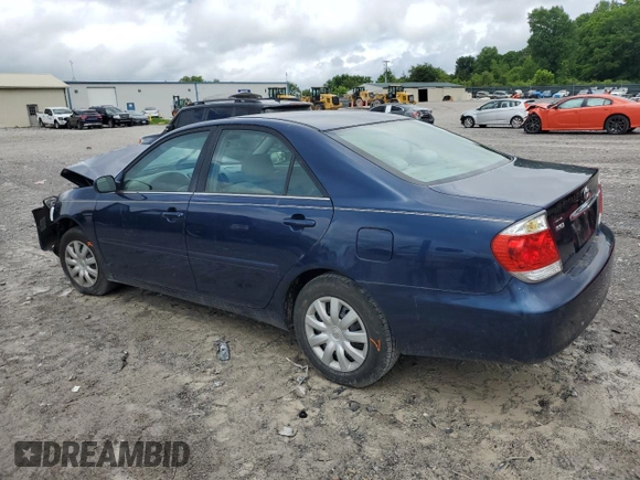 2005 Toyota Camry LE z VIN 4T1BE30K95U072730, wystawiony jako Copart lot #56398505 z przebiegiem 115 917 mil mil oraz Czysty tytuł • Clean title. Historia ofert i sprzedaży dostępna na DreamBid. Obrazek 2.