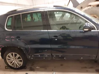 2016 Volkswagen Tiguan S with VIN WVGBV7AX6GW029794, listed as a IAAI auction lot 41698112 with 73,084 mi miles and . Bid and sale history available at DreamBid. Image 13.