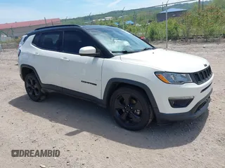 2019 Jeep Compass Latitude with VIN 3C4NJDBB1KT629829, listed as a IAAI auction lot 42244638 with 111,566 mi miles and . Bid and sale history available at DreamBid. Image 1.