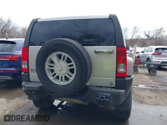2008 Hummer H3 Luxury z VIN 5GTEN13E888134264, wystawiony jako IAAI lot #41884147 z przebiegiem 154 901 mil mil oraz . Historia ofert i sprzedaży dostępna na DreamBid. Obrazek 17.