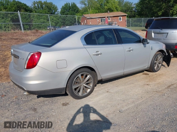 2009 Lincoln MKS z VIN 1LNHM93R69G618199, wystawiony jako IAAI lot #42459906 z przebiegiem 240 521 mil mil oraz . Historia ofert i sprzedaży dostępna na DreamBid. Obrazek 4.
