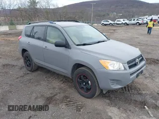 2009 Toyota RAV4 with VIN JTMBF33V195016336, listed as a IAAI auction lot 41963489 with 165,718 mi miles. Bid and sale history available at carsss.com. Image 1.