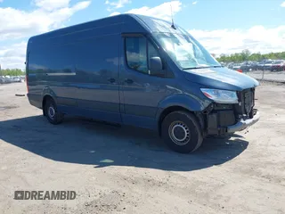 2019 Mercedes-Benz Sprinter Cargo z VIN WD4PF1CD4KT006098, wystawiony jako IAAI lot #42039521 z przebiegiem 80 537 mil mil oraz . Historia ofert i sprzedaży dostępna na DreamBid. Obrazek 1.