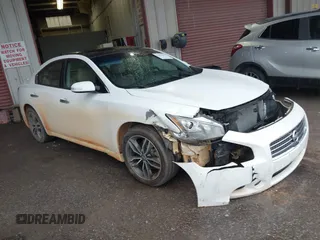 2010 Nissan Maxima SV z VIN 1N4AA5AP0AC817758, wystawiony jako IAAI lot #41467886 z przebiegiem 132 711 mil mil oraz . Historia ofert i sprzedaży dostępna na DreamBid. Obrazek 1.