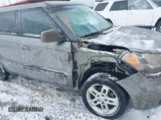 2010 Kia Soul + with VIN KNDJT2A23A7042047, listed as a IAAI auction lot 41578149 with 39,485 mi miles. Bid and sale history available at carsss.com. Image 6.