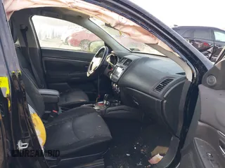 2017 Mitsubishi Outlander ES z VIN JA4AP3AU1HZ052631, wystawiony jako IAAI lot #41582071 z przebiegiem 163 112 mil mil oraz . Historia ofert i sprzedaży dostępna na DreamBid. Obrazek 5.