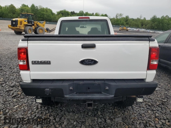 2007 Ford Ranger XL z VIN 1FTZR15E87PA99272, wystawiony jako Copart lot #58435905 z przebiegiem 132 989 mil mil oraz Szkoda całkowita • Salvage title. Historia ofert i sprzedaży dostępna na DreamBid. Obrazek 6.