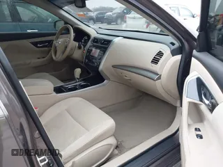 2014 Nissan Altima 2.5 S with VIN 1N4AL3AP9EC188442, listed as a IAAI auction lot 42001673 with 117,255 mi miles. Bid and sale history available at carsss.com. Image 5.