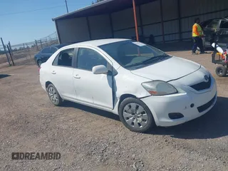 2012 Toyota Yaris z VIN JTDBT4K33CL024942, wystawiony jako IAAI lot #41998495 z przebiegiem Nie podano mil oraz . Historia ofert i sprzedaży dostępna na DreamBid. Obrazek 1.