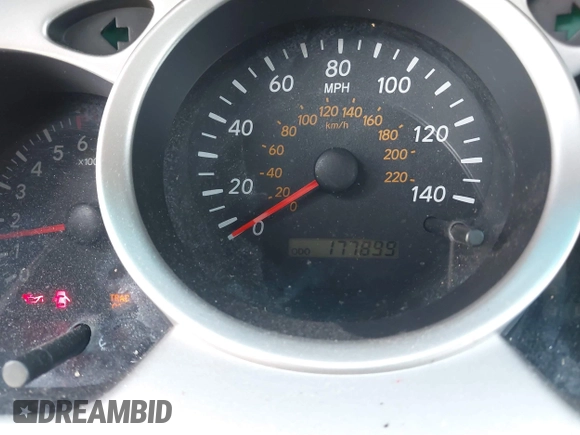 2006 Toyota Highlander z VIN JTEGP21A560104453, wystawiony jako IAAI lot #42266116 z przebiegiem 177 899 mil mil oraz . Historia ofert i sprzedaży dostępna na DreamBid. Obrazek 7.