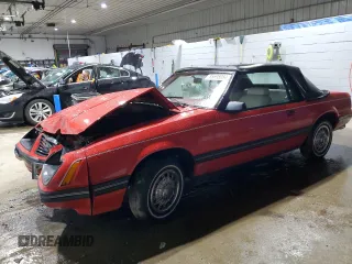 1983 Ford Mustang z VIN 1FABP2732DF140544, wystawiony jako Copart lot #85695084 z przebiegiem 56 618 mil mil oraz Czysty tytuł • Clean title. Historia ofert i sprzedaży dostępna na DreamBid. Obrazek 1.