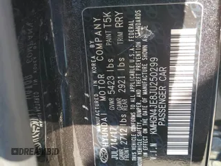 2018 Genesis G80 3.8L z VIN KMHGN4JE8JU250299, wystawiony jako Copart lot #53233385 z przebiegiem 87 385 mil mil oraz Szkody całkowita. Historia ofert i sprzedaży dostępna na DreamBid. Obrazek 12.