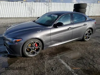 2022 Alfa Romeo Giulia Ti with VIN ZARFAMBN8N7656863, listed as a Copart auction lot 68858332 with 5,826 mi miles. Bid and sale history available at carsss.com. Image 1.