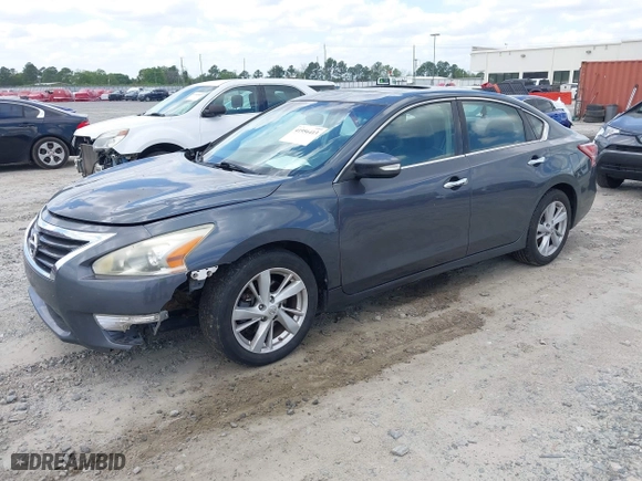 2013 Nissan Altima 3.5 SL with VIN 1N4BL3AP4DN565797, listed as a IAAI auction lot 41956413 with 200,957 mi miles. Bid and sale history available at carsss.com. Image 2.