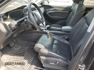2019 Audi e-tron Prestige с VIN WA1VAAGE4KB012244, выставлен на аукционе Copart как лот 61049715 с пробегом 45 078 миль миль и Списание • Salvage title. История ставок и продаж доступна на DreamBid. Изображение 7.