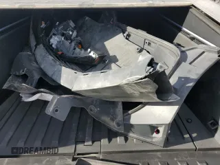 2024 Tesla Cybertruck Cyberbeast z VIN 7G2CEHEE4RA036882, wystawiony jako Copart lot #87403874 z przebiegiem 734 mil mil oraz Szkoda całkowita • Salvage title. Historia ofert i sprzedaży dostępna na DreamBid. Obrazek 12.