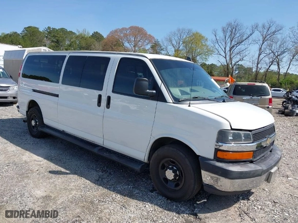 2019 Chevrolet Express Passenger LT with VIN 1GAZGPFG4K1286442, listed as a IAAI auction lot 41908138 with 241,894 mi miles. Bid and sale history available at carsss.com. Image 1.
