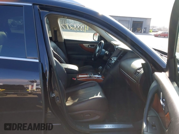 2016 Infiniti QX70 with VIN JN8CS1MW8GM750488, listed as a IAAI auction lot 41888277 with 146,484 mi miles and . Bid and sale history available at DreamBid. Image 5.