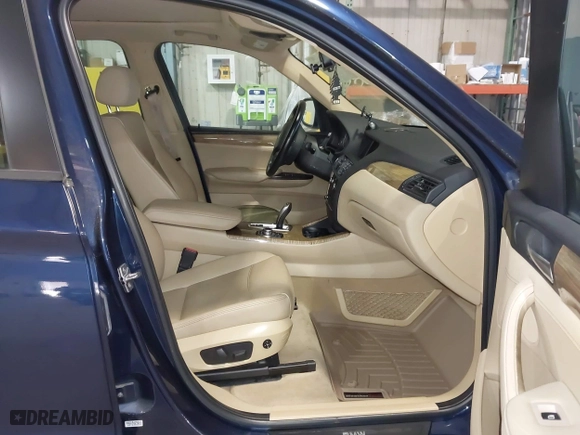 2013 BMW X3 xDrive28i with VIN 5UXWX9C54D0A11981, listed as a IAAI auction lot 41998776 with 89,196 mi miles. Bid and sale history available at carsss.com. Image 5.