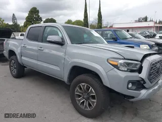 2020 Toyota Tacoma 2WD SR5 with VIN 3TMAZ5CNXLM136698, listed as a IAAI auction lot 41777565 with 53,041 mi miles. Bid and sale history available at carsss.com. Image 14.