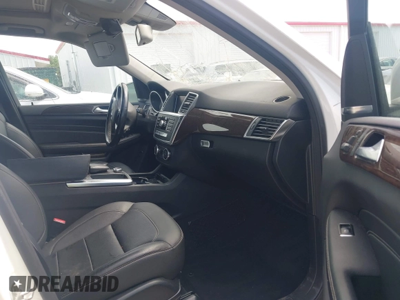 2015 Mercedes-Benz M 350 with VIN 4JGDA5HB8FA555696, listed as a IAAI auction lot 42156465 with 92,660 mi miles and . Bid and sale history available at DreamBid. Image 5.