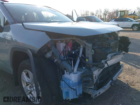 2019 Toyota RAV4 Hybrid XLE with VIN JTMRWRFV0KD013274, listed as a IAAI auction lot 41918992 with 97,850 mi miles. Bid and sale history available at carsss.com. Image 18.
