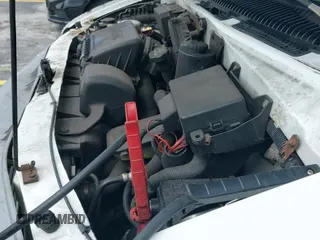 2005 Chevrolet Astro Cargo z VIN 1GCDM19X95B119446, wystawiony jako IAAI lot #41944389 z przebiegiem 299 762 mil mil oraz . Historia ofert i sprzedaży dostępna na DreamBid. Obrazek 15.