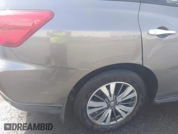 2017 Nissan Pathfinder S with VIN 5N1DR2MN6HC659747, listed as a IAAI auction lot 42275147 with 173,215 mi miles and . Bid and sale history available at DreamBid. Image 19.
