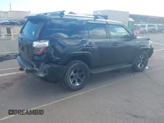 2019 Toyota 4Runner SR5 с VIN JTEBU5JR7K5664255, выставлен на аукционе IAAI как лот 41842222 с пробегом 77 178 миль миль и . История ставок и продаж доступна на DreamBid. Изображение 4.