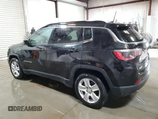 2022 Jeep Compass Latitude with VIN 3C4NJCBB3NT229589, listed as a Copart auction lot 84464524 with 61,157 mi miles and Clean Title. Bid and sale history available at carsss.com. Image 2.