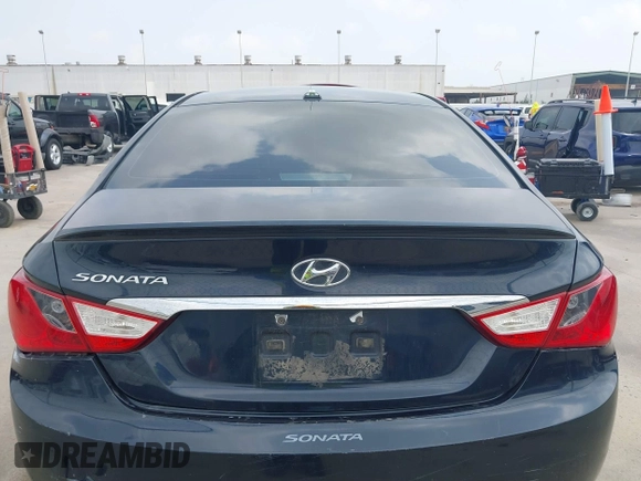 2013 Hyundai Sonata GLS z VIN 5NPEB4AC7DH551258, wystawiony jako IAAI lot #39504398 z przebiegiem 177 552 mil mil oraz . Historia ofert i sprzedaży dostępna na DreamBid. Obrazek 16.