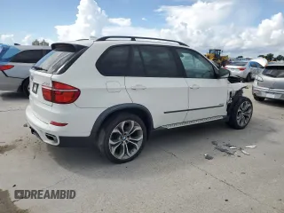 2013 BMW X5 xDrive50i with VIN 5UXZV8C52D0C15370, listed as a Copart auction lot 62293645 with 90,611 mi miles and Clean title. Bid and sale history available at DreamBid. Image 3.